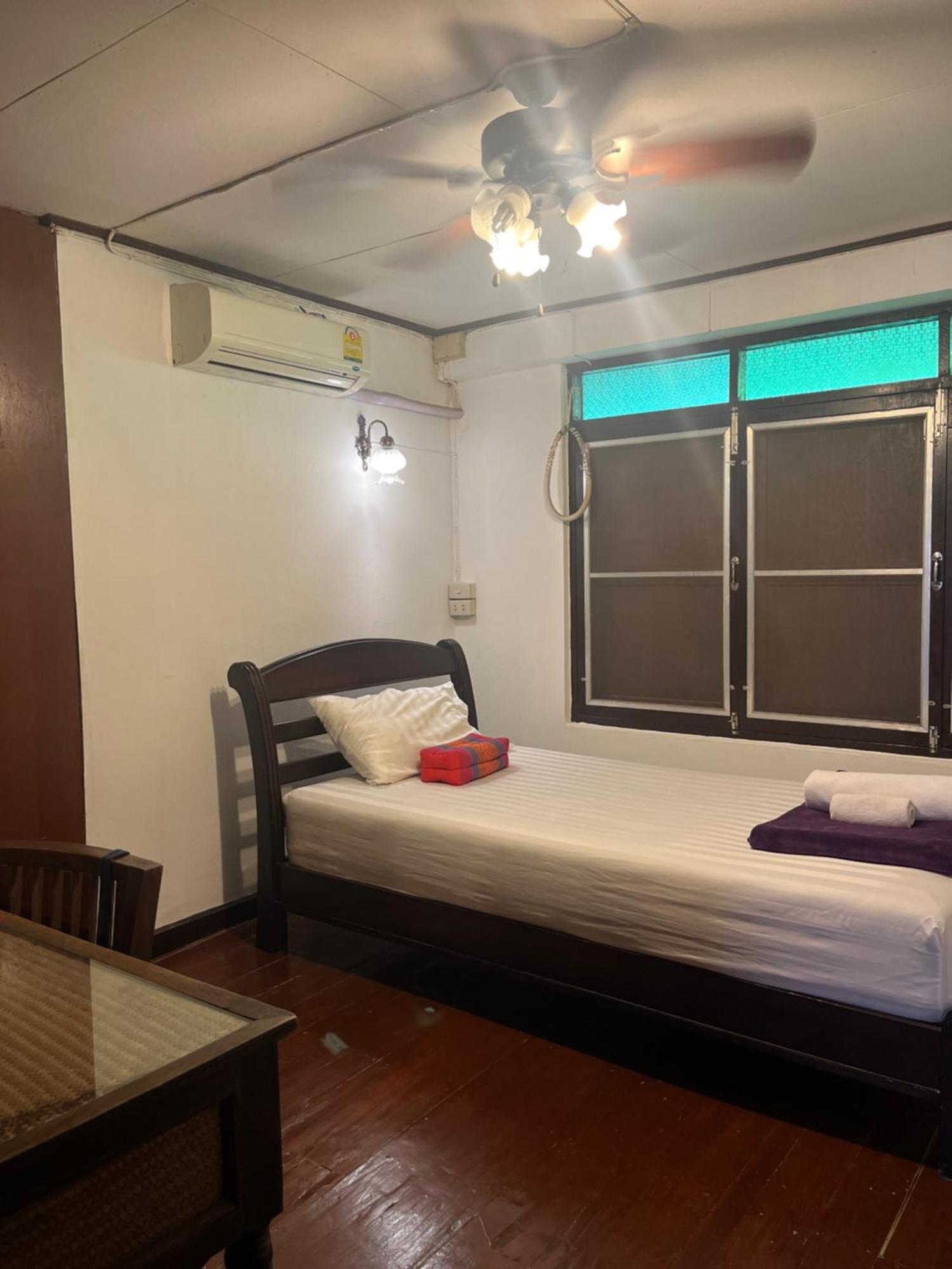 Tata Guesthouse Chiang Mai Luaran gambar