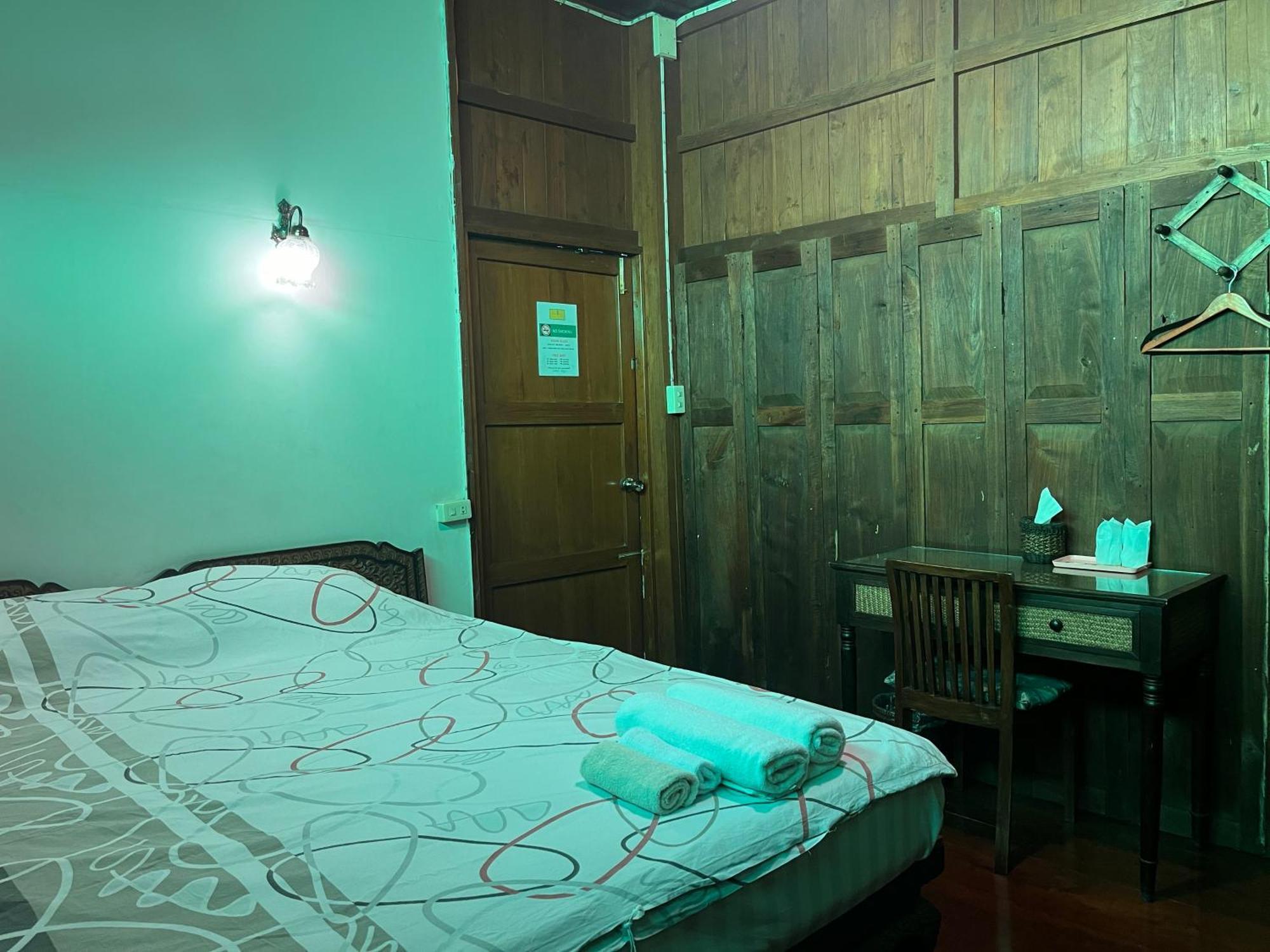 Tata Guesthouse Chiang Mai Luaran gambar