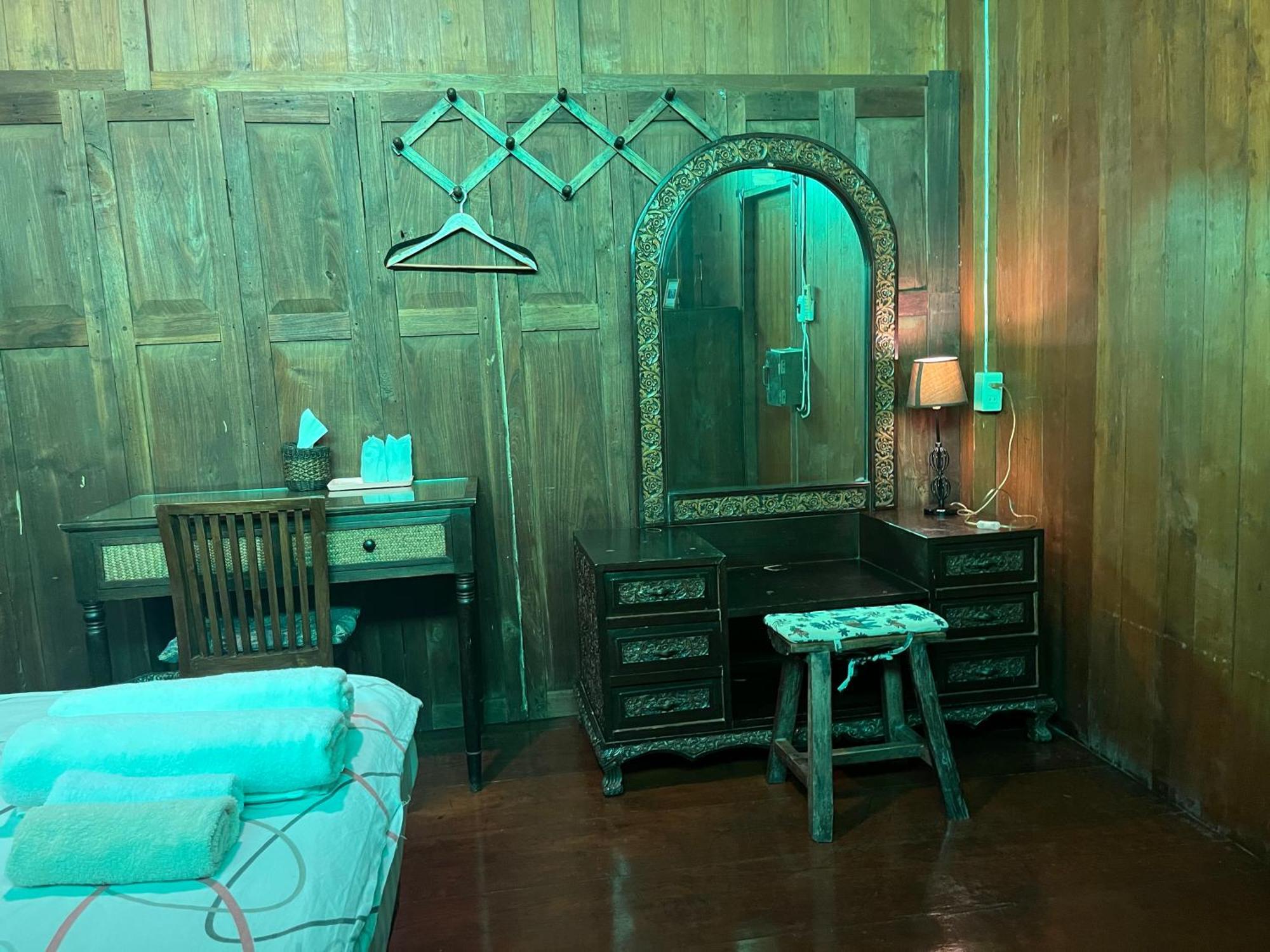 Tata Guesthouse Chiang Mai Luaran gambar